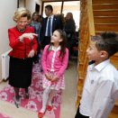 The Queen got to meet some of the children at Sevgi  Evleri Nursery School. (Photo: Lise Åserud / NTB scanpix)